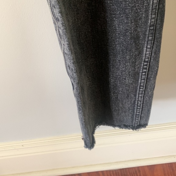 Abercrombie & Fitch Ultra High Rise Mom Jean Black Distressed with side zippers - Picture 7 of 8